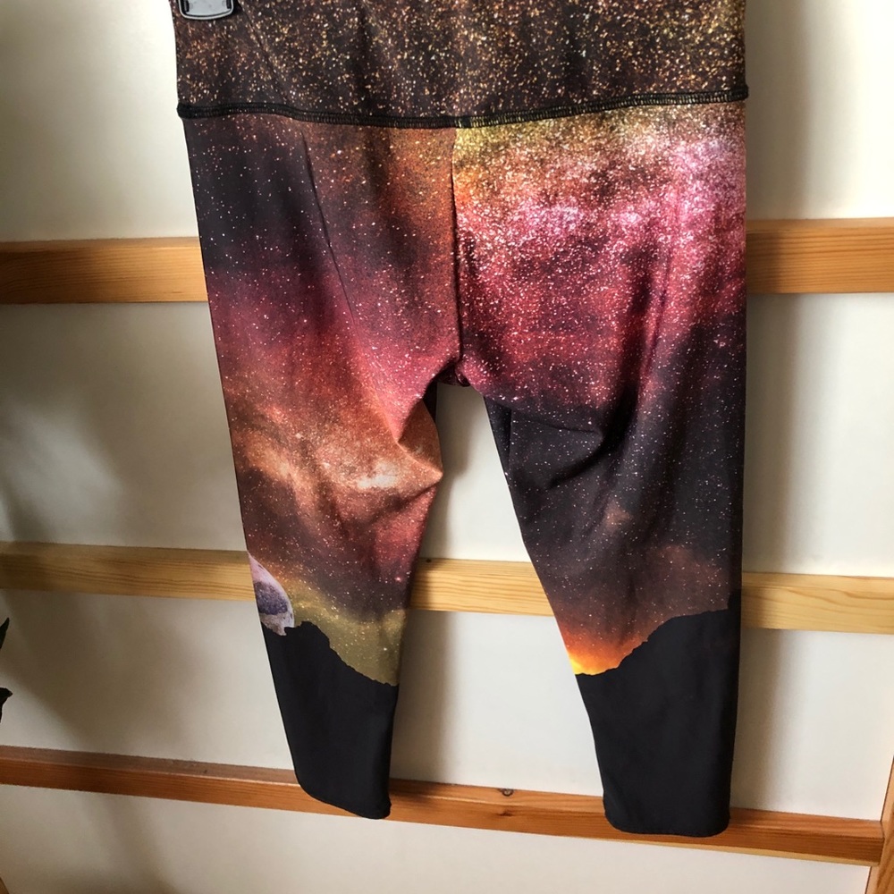Onzie Cropped Legging View 2